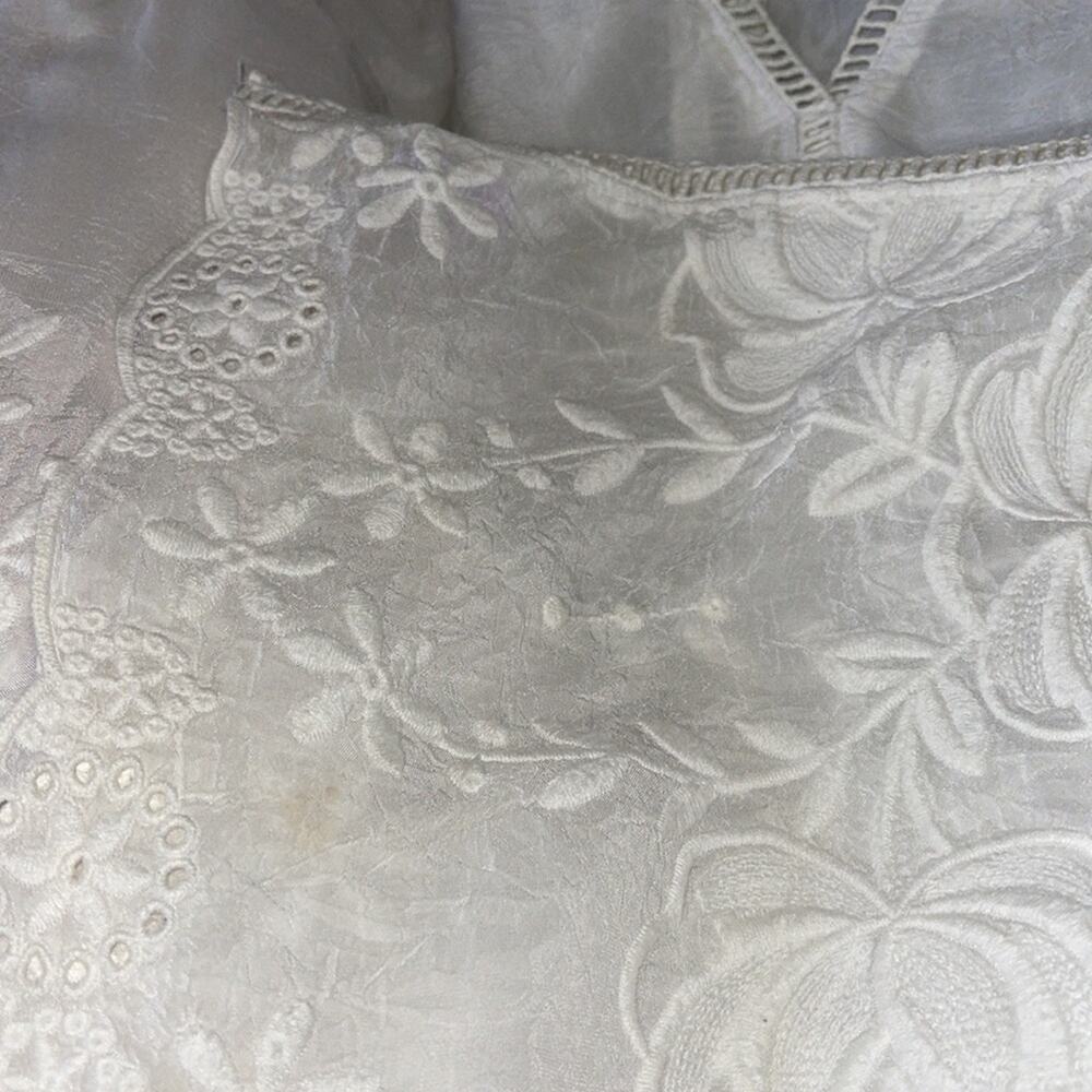 Johnny Was Sheer White Floral Embroidered Sleeveless Blouse Women's Size Small - Picture 6 of 8